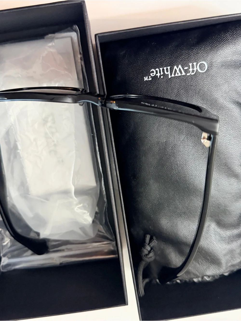 Off-White Black sunglasses come with VR/AR Accessory Box